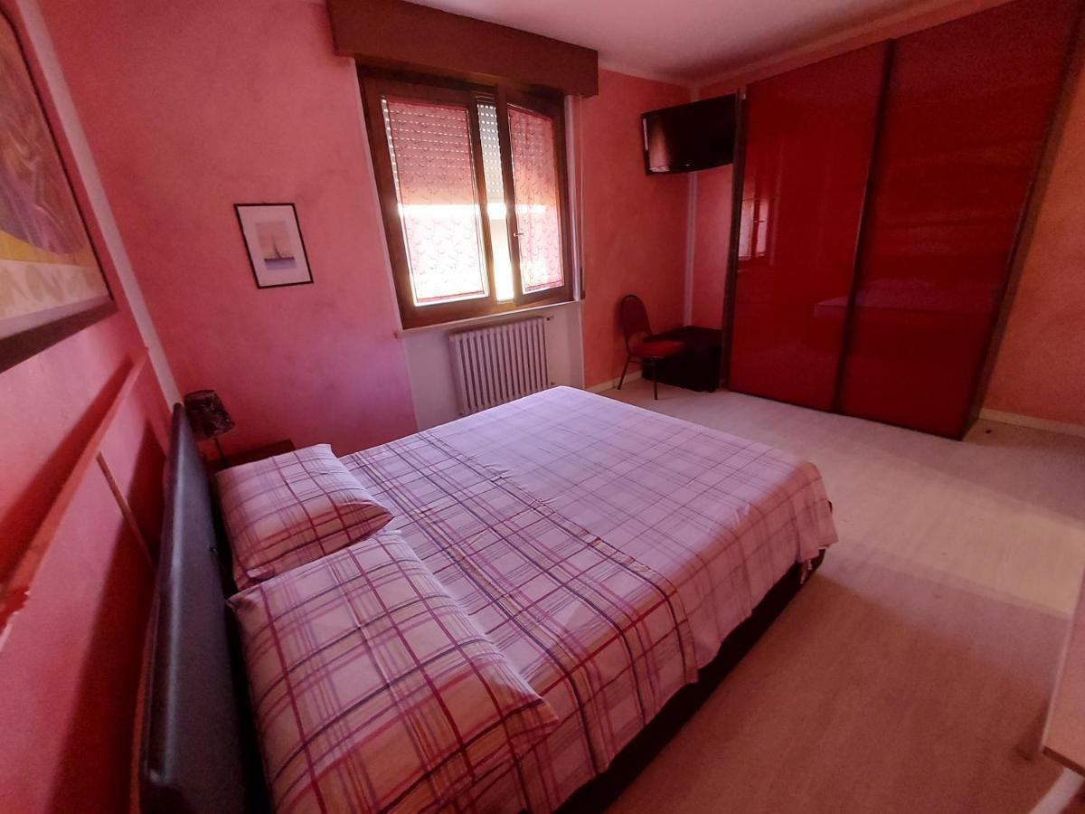 B&B Desenzano Дезенцано-дель-Гарда Екстер'єр фото