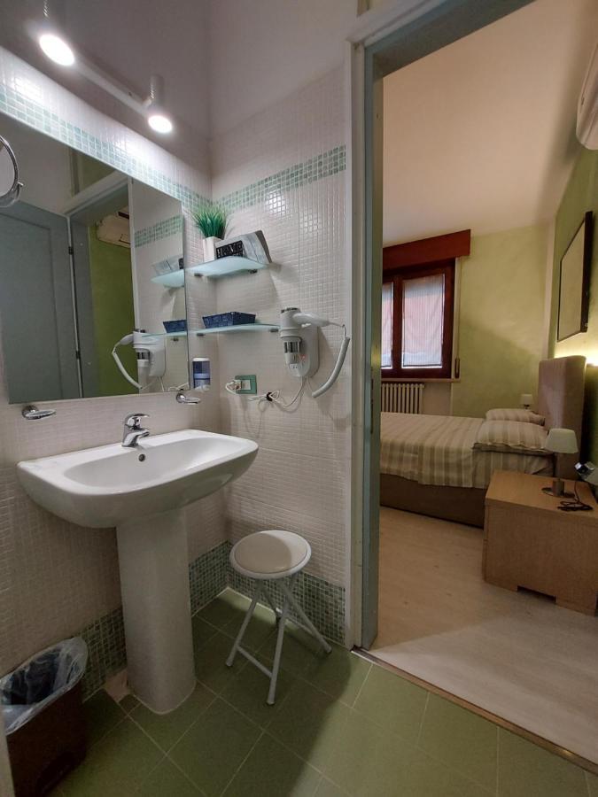 B&B Desenzano Дезенцано-дель-Гарда Екстер'єр фото