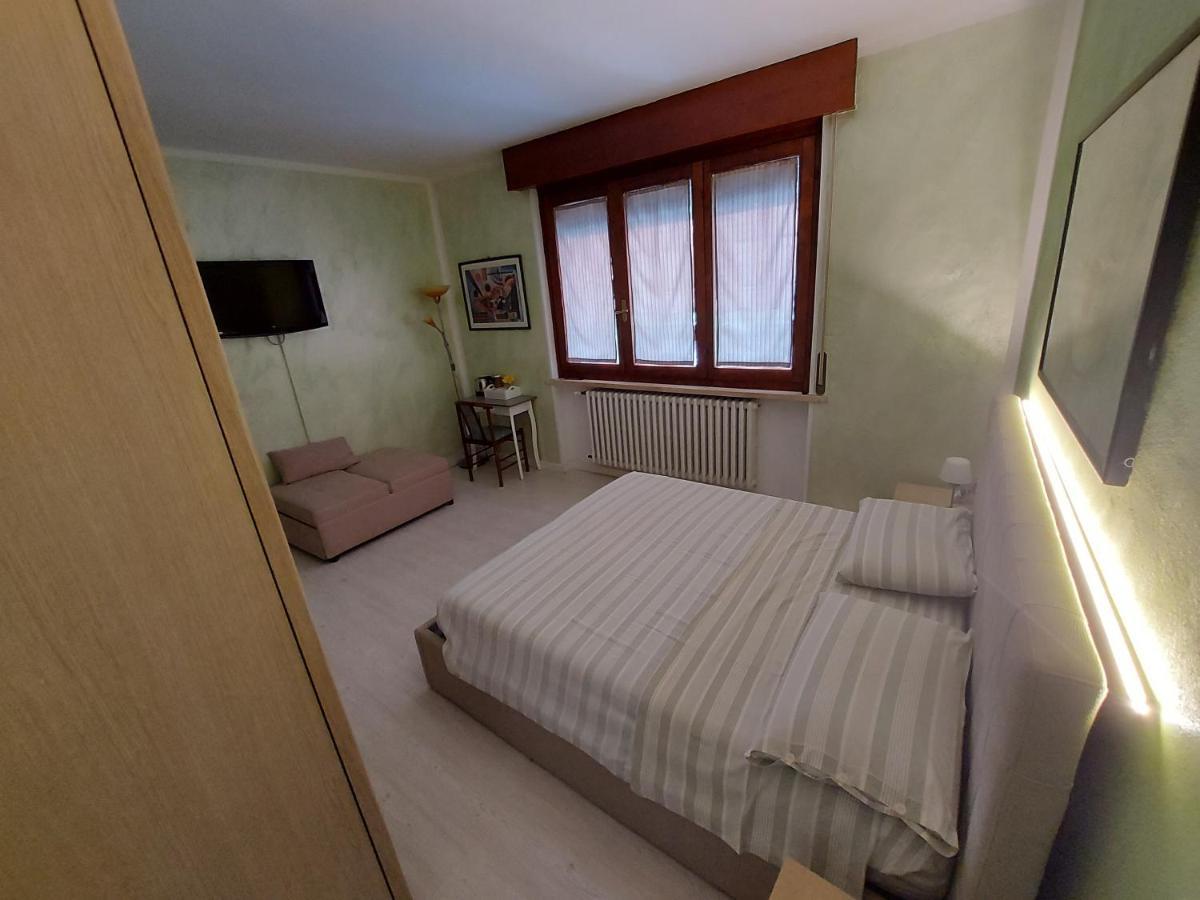 B&B Desenzano Дезенцано-дель-Гарда Екстер'єр фото
