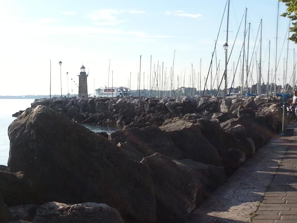 B&B Desenzano Дезенцано-дель-Гарда Екстер'єр фото