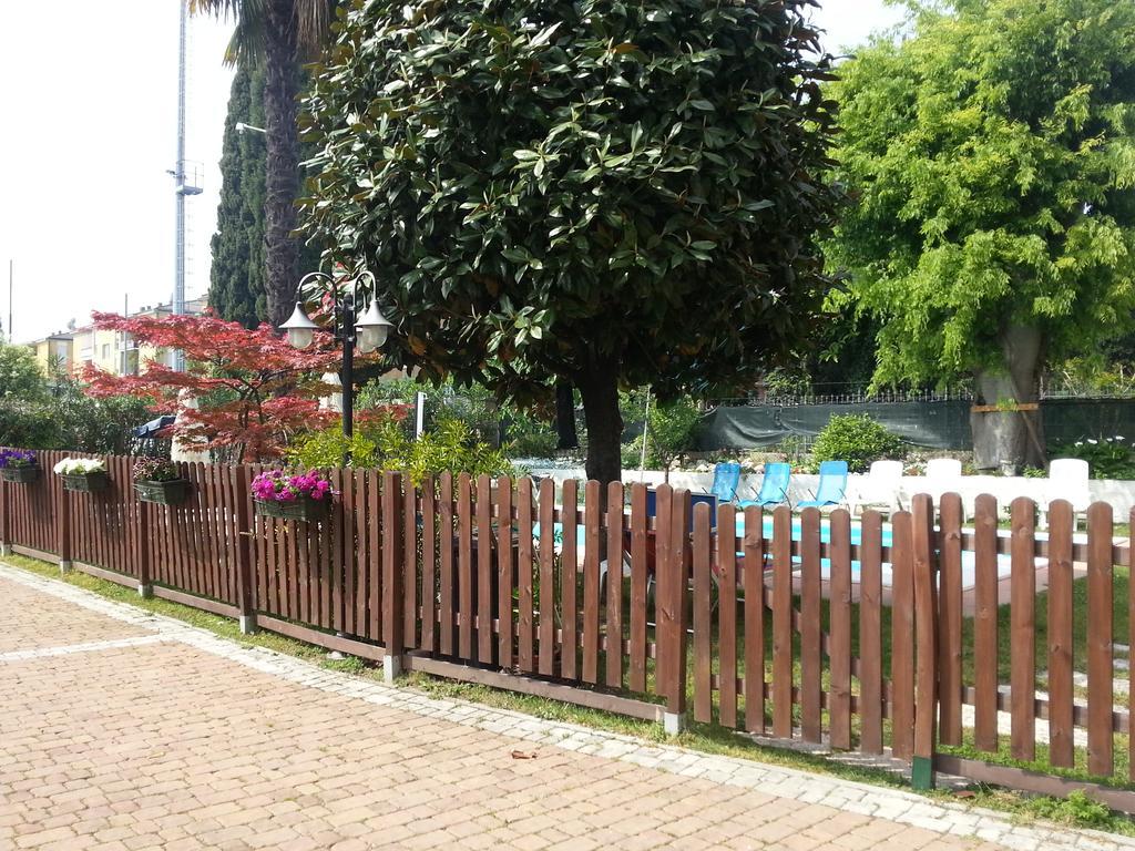 B&B Desenzano Дезенцано-дель-Гарда Екстер'єр фото