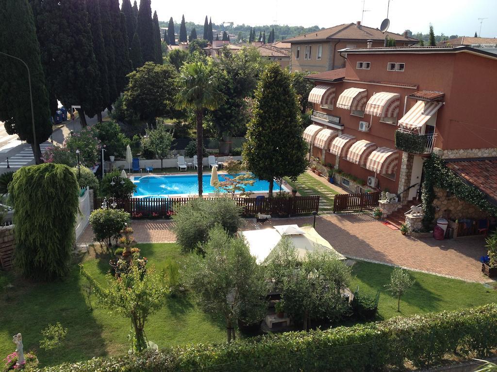 B&B Desenzano Дезенцано-дель-Гарда Екстер'єр фото